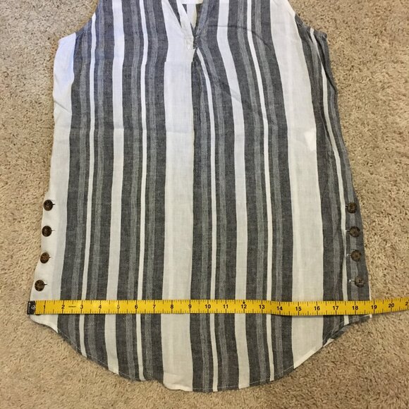 Vertical Barcode Stripe Button Accent Linen Tunic Tank Top - Picture 12 of 14